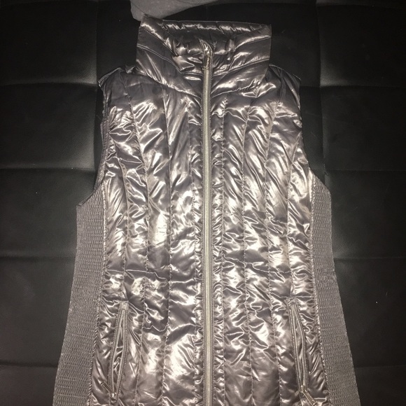 Calvin Klein down performance puffer vest - Picture 1 of 8